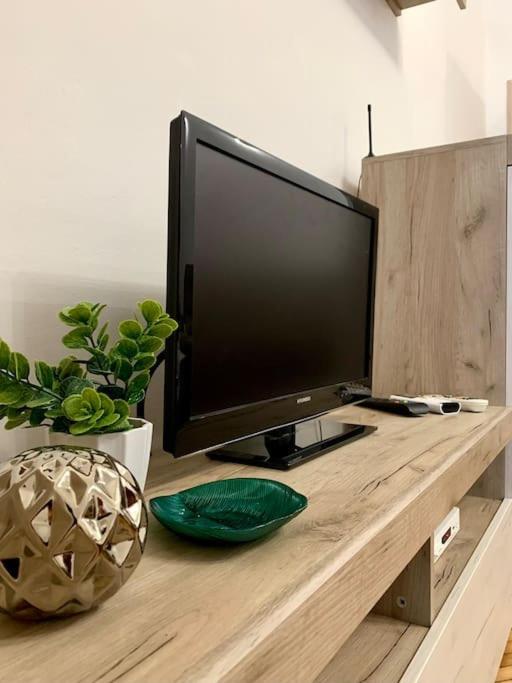 Central City Apartment Skopje Bagian luar foto