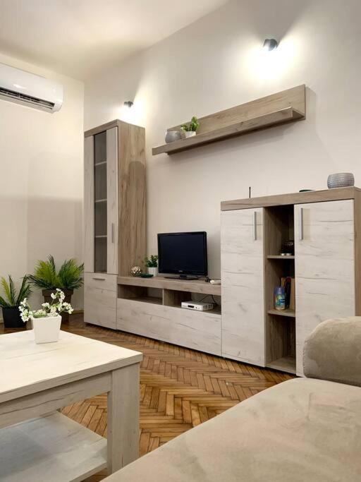 Central City Apartment Skopje Bagian luar foto