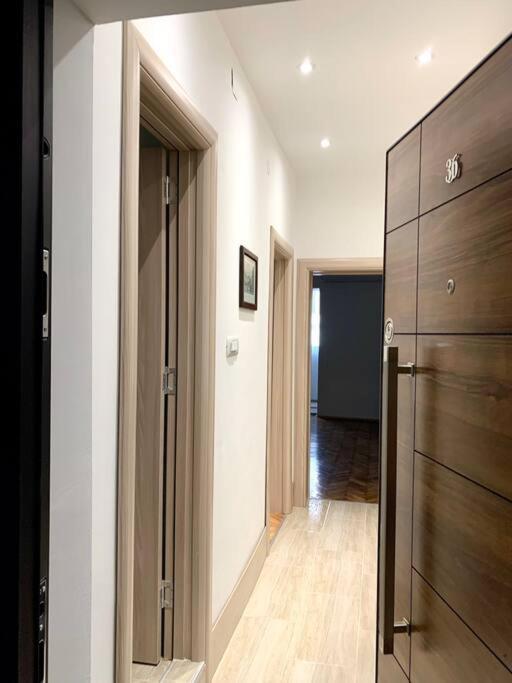 Central City Apartment Skopje Bagian luar foto